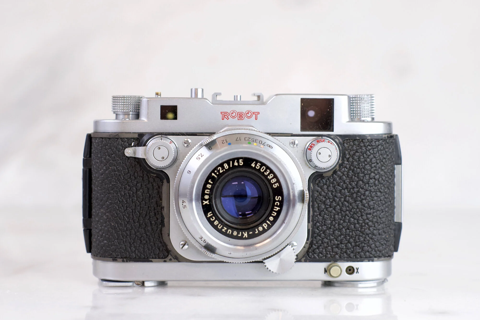 フィルムカメラ ROBOT RECODER36 Kreuznach Xenar45mm f2.8 中古】(ロボット) ROBOT ROYAL 36 Mod.III Xenar 45/F2.8付｜ナニワ